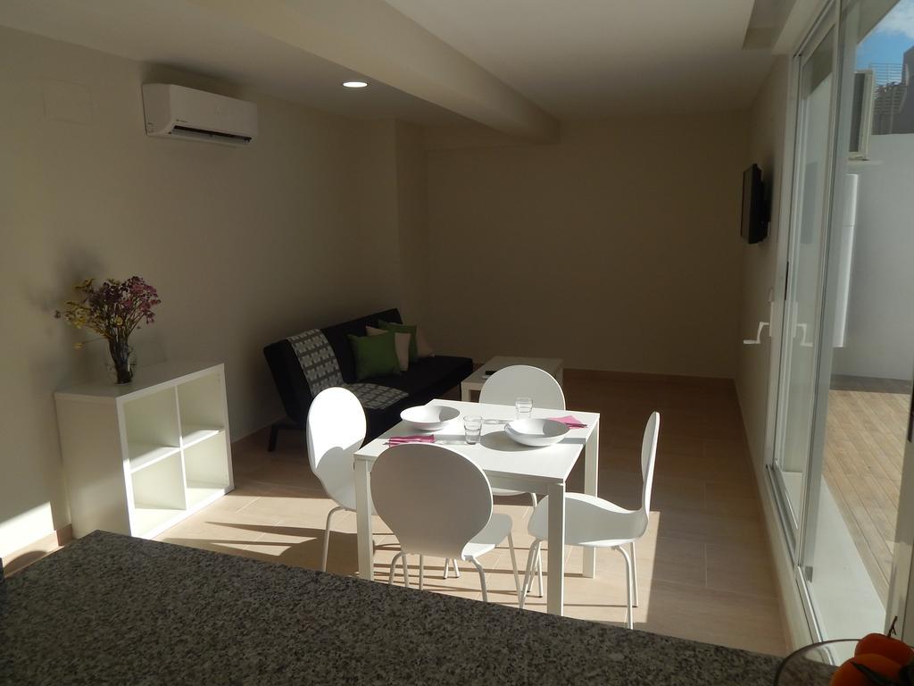 Apartamentos La Rosita Μπένιντορμ Δωμάτιο φωτογραφία