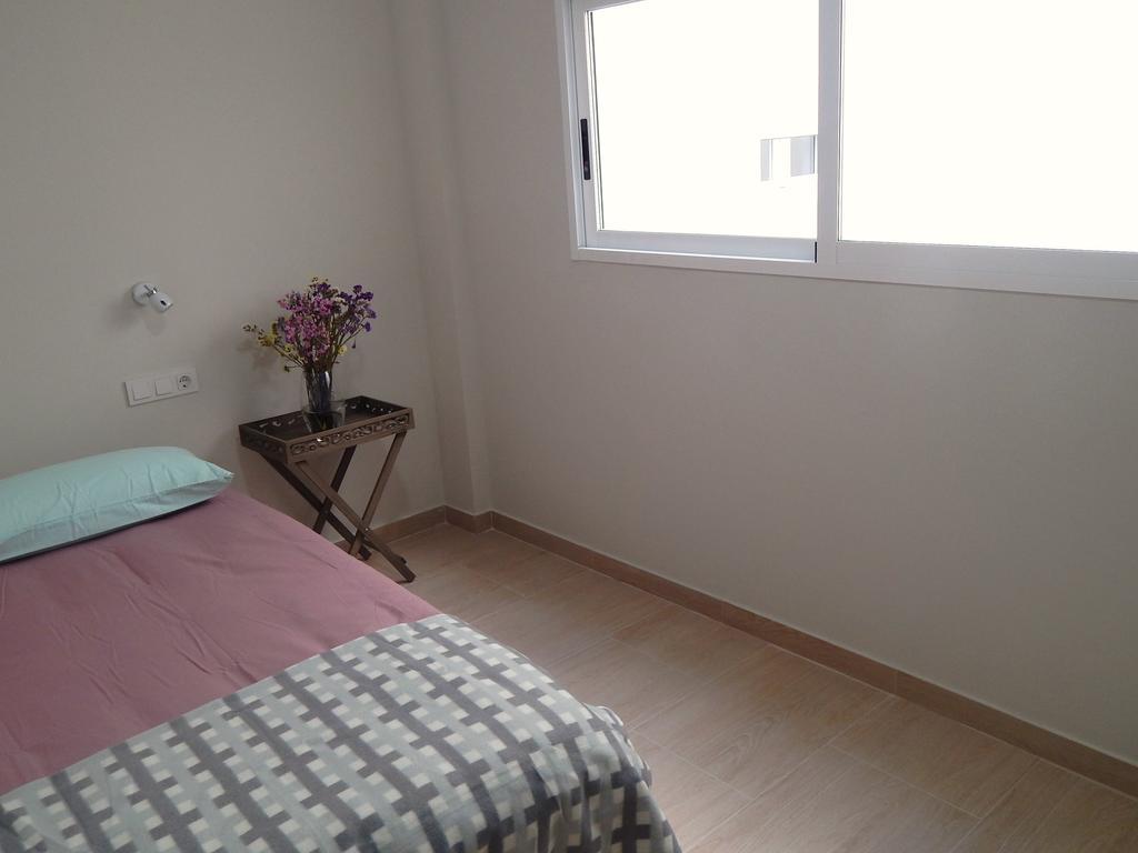 Apartamentos La Rosita Μπένιντορμ Δωμάτιο φωτογραφία