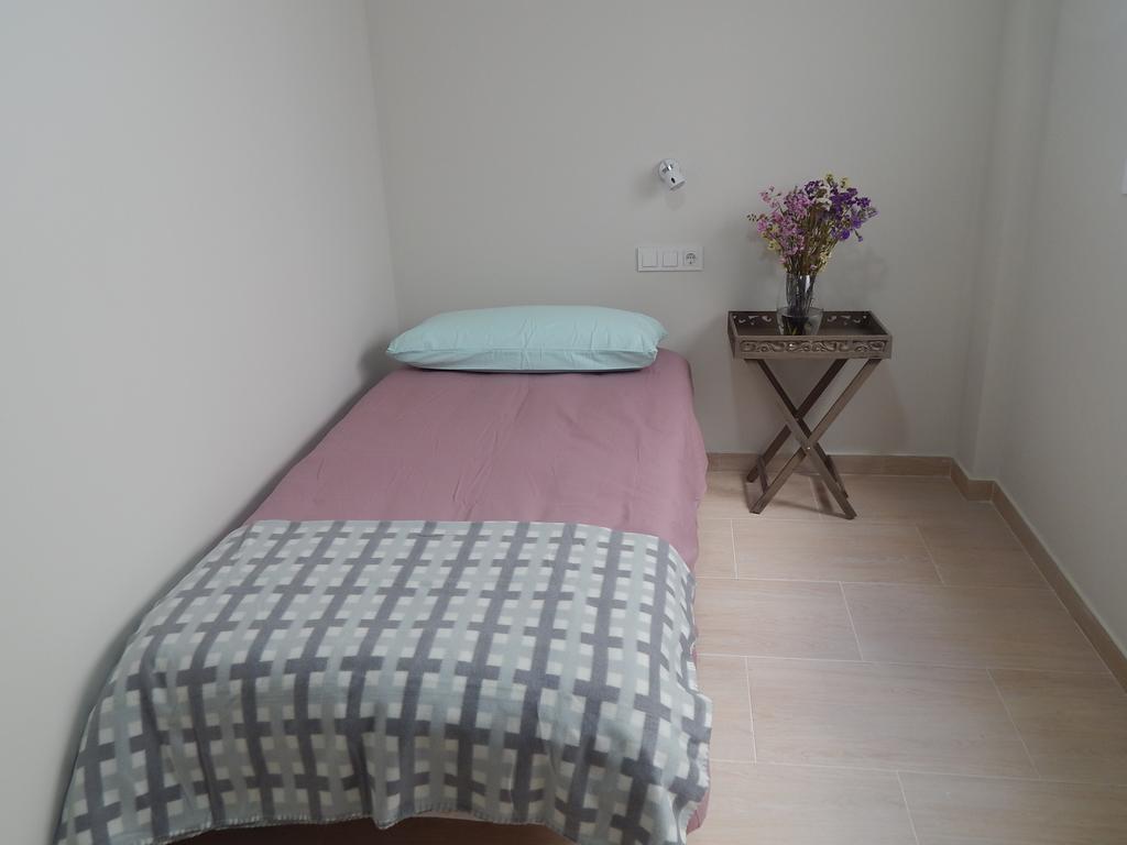 Apartamentos La Rosita Μπένιντορμ Δωμάτιο φωτογραφία